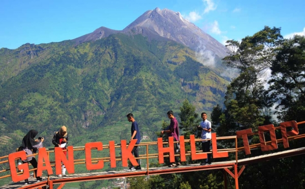 Keindahan Gunung Merbabu dan Merapi Bisa Dilihat dari Gardu Pandang Wisata Gancik 