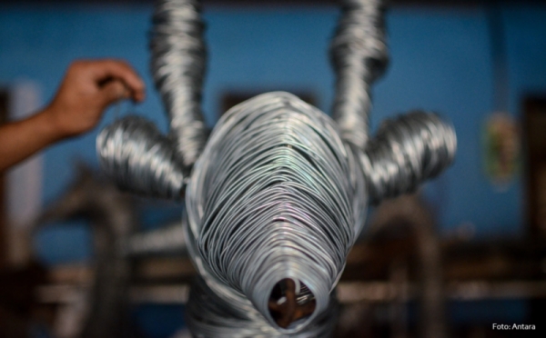 Mahalnya Bahan Baku Besi bikin Produksi Replika Hewan Ini Turun 30%