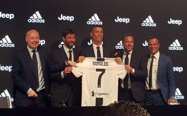 Begini Penampilan Cristiano Ronaldo Ber-jersey Juventus