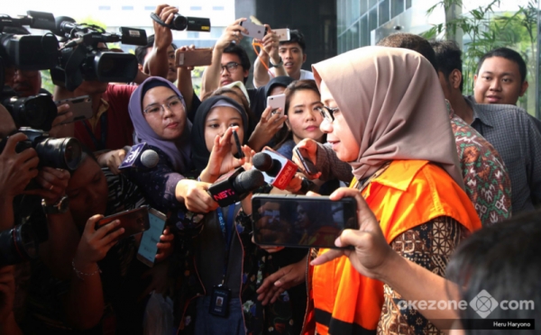 Eni Maulani Saragih Tebar Senyum Usai Jalani Pemeriksaan di Gedung KPK