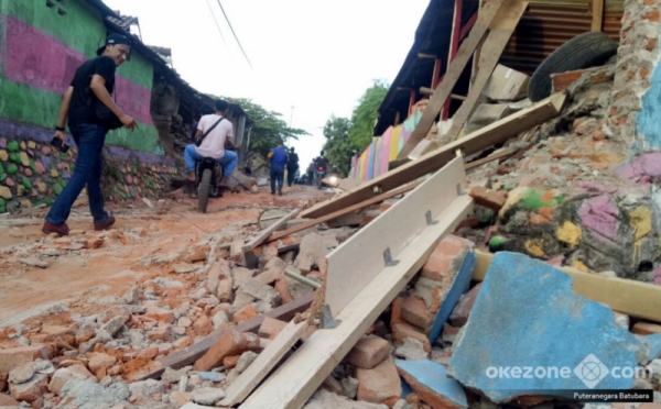 Melihat Lebih Dekat Rumah-Rumah yang Rusak Akibat Gempa 7 SR di Lombok