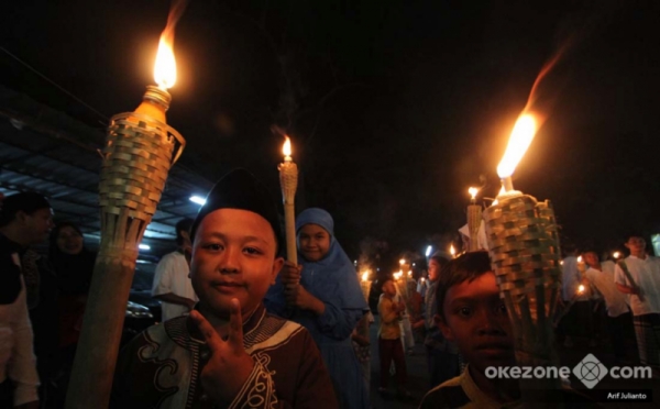 Anak-Anak Ikuti Pawai Obor Sambut Tahun Baru Islam 1440 Hijriah