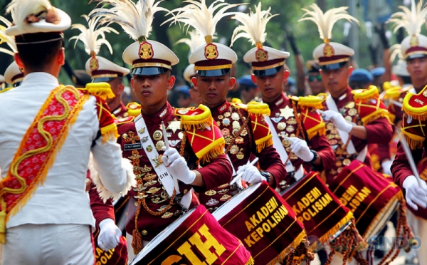 Drum Band Cendrawasih Akpol Ambil Bagian dalam Parade Asian Para Games