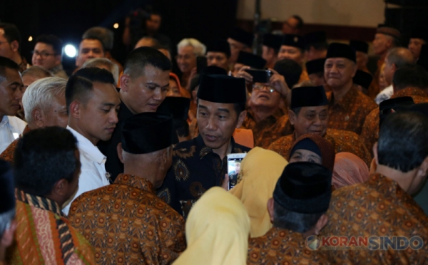 Presiden Jokowi Serahkan Sertifikat Tanah Kepada Warga Bogor