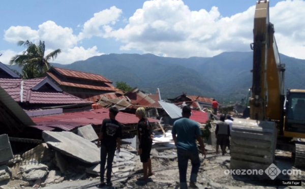Alat Berat Dikerahkan untuk Perbaiki Kawasan Terdampak Gempa Palu