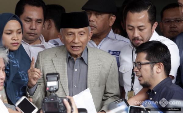 Ini Barang Bukti yang Dibawa Amien Rais Sebelum Diperiksa Polisi