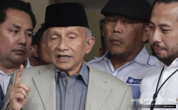 Ini Barang Bukti yang Dibawa Amien Rais Sebelum Diperiksa Polisi