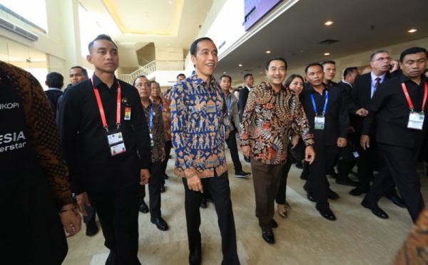 Presiden Jokowi Bersama Menteri Kabinet Kerja Apresiasi Kopi Solidaritas