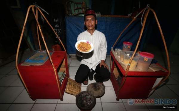 Melestarikan Makanan Khas Betawi Kerak Telor 0 : Foto ...