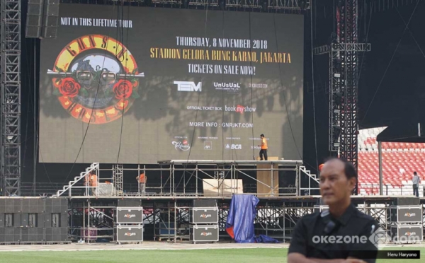 Panggung Megah Dipersiapkan untuk Konser Guns N Roses di GBK