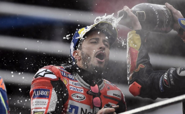 Marquez & Rossi Jatuh, Dovizioso Jadi yang Tercepat di MotoGP Valencia 2018 