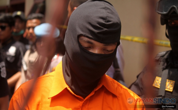 Polisi Gelar Rekonstruksi Pembunuhan Satu Keluarga di Bekasi