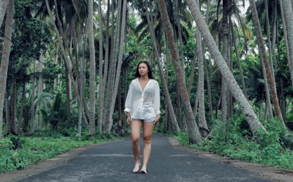 Potret Travelling si Cantik Angela Gilsha yang Gemar Umbar Pesona Alam Nusantara