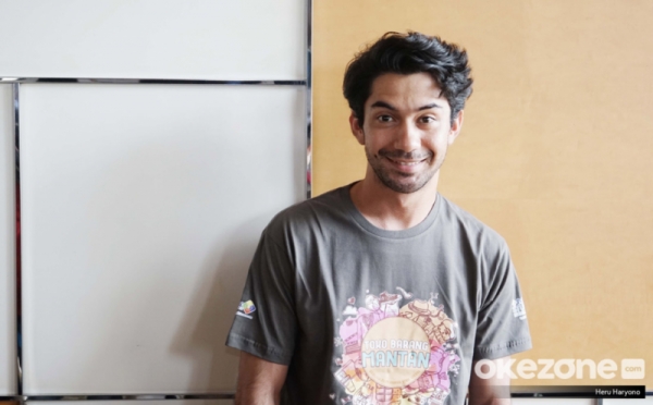 Film Toko Barang Mantan, Reza Rahadian Jadi Orang Introvert
