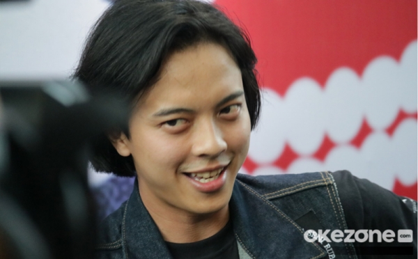 Bisma Karisma Jadi Presiden Negara Kesatuan The Panasdalam di Film Koboy Kampus