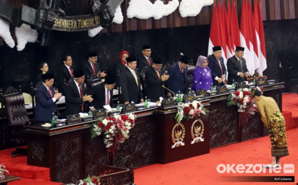 Jokowi Pakai Baju Adat Sasak, JK Pilih Baju Adat Betawi