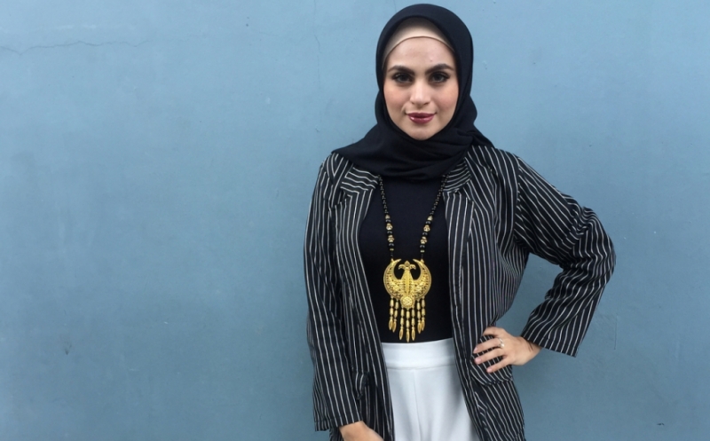 Asha Shara Tampil Mempesona Dalam Balutan Hijab
