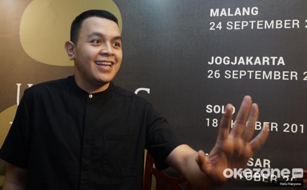 Sukses Lewat Konser Monokrom, Tulus Gelar Tur Sewindu