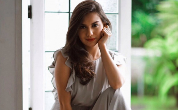 Potret Cantiknya Irish Bella