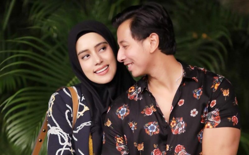 Potret Kebersamaan Fairuz A Rafiq dengan Suami