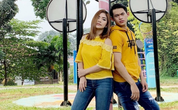 Intip Kemesraan Pasangan Irma Darmawangsa dan Irfan Sbaztian
