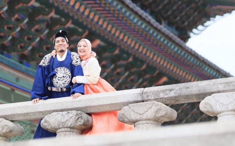 Berbalut Hijab, Intip Potret Cantiknya Natasha Rizki Istri Desta