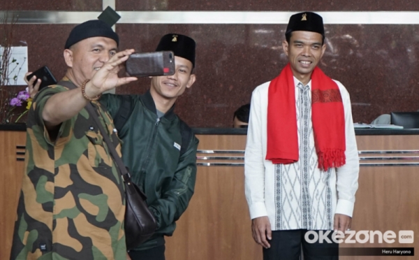 Ustadz Abdul Somad Isi Materi Tausiyah untuk Pegawai KPK