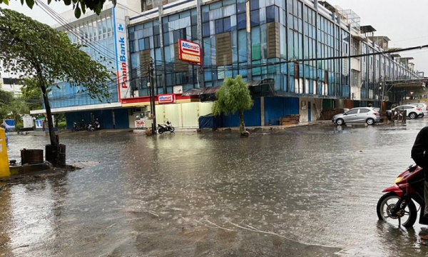 Banjir Rendam Kompleks Duta Harapan Indah Penjaringan 0 : Foto Okezone Foto