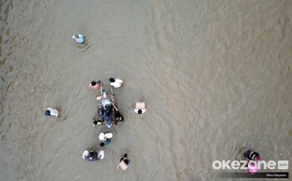 Foto Aerial Kawasan Terdampak Banjir di Ciledug Indah