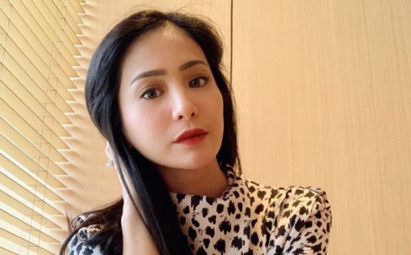 Potret Cantik Aktris Bunga Zainal
