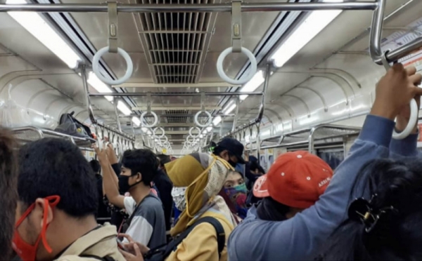 3 Penumpang KRL Positif Corona, Transportasi Publik Rentan Penyebaran Virus
