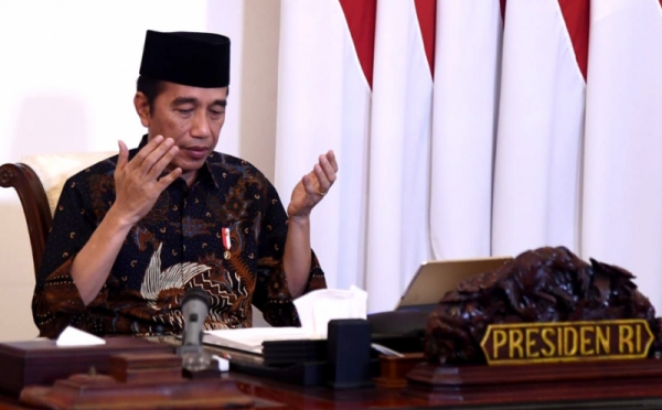 Presiden Jokowi Serahkan Zakat secara Daring
