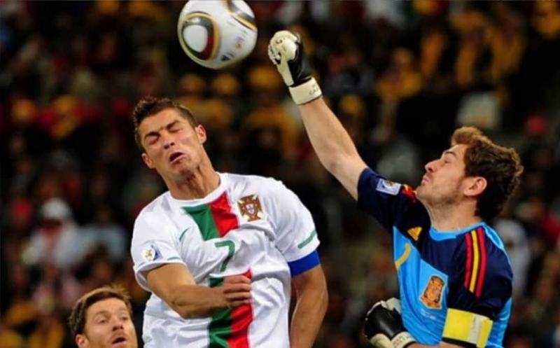 Iker Casillas Resmi Pensiun Diusia 39 Tahun