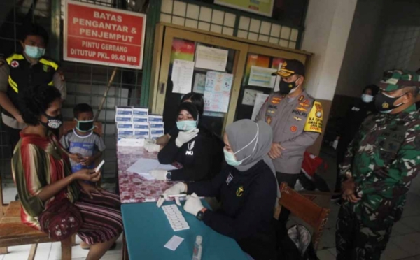 Kapolda Metro Jaya Baru Tinjau Cek Rapid Test Massal di Petamburan