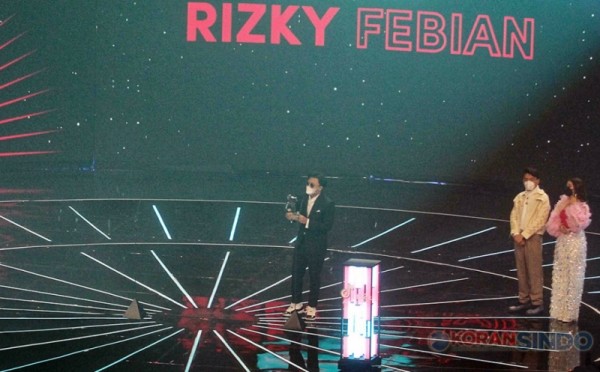 Rizky Febian dan Rensia Savira Raih Penghargaan Tiktok Indonesia Awards 2020