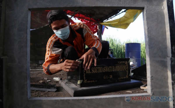 Tombstone orders increase amid spike in Covid-19 cases 0 : Foto Okezone Economy Foto