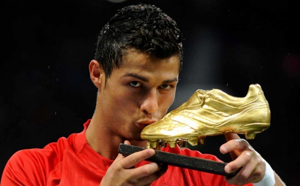Ronaldo Tak Bisa Gunakan Nomor 7 di Manchester United, Ini Alasannya 0 : Foto Okezone Foto - Vimarsana News