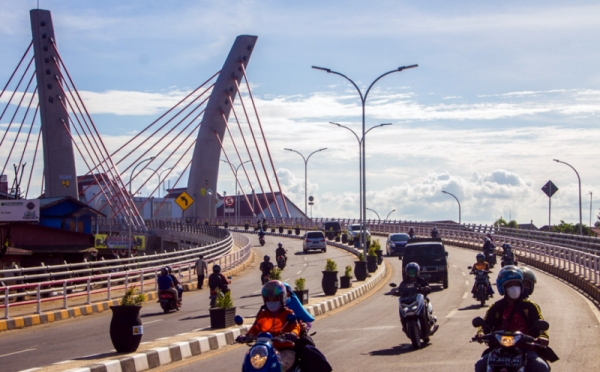 Pembangunan Jembatan Lengkung Pertama di Indonesia Rampung 0 : Foto Okezone Economy - Vimarsana News