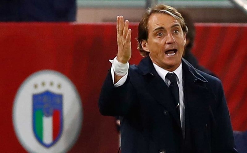 Roberto Mancini saat melatih timnas Italia