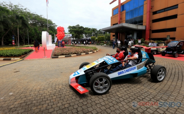 Melihat Kendaraan Listrik di Indonesia Electric Motor Show 2021 di