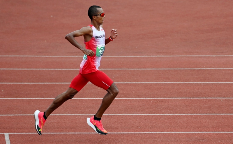 Senyum Bahagia Agus Prayogo Bawa Medali Perak Lari Maraton SEA Games 2021