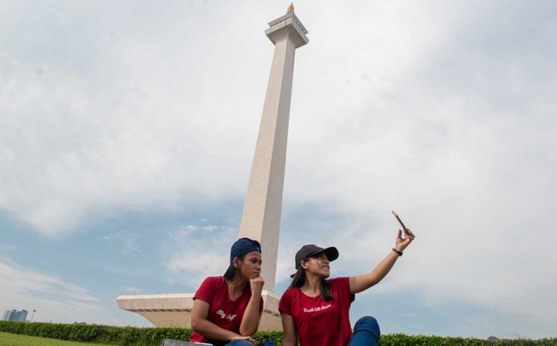Kembali Dibuka untuk Umum, Monas Ramai Pengunjung 