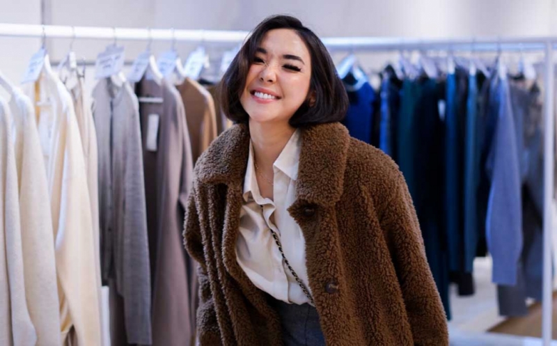 Potret Cantik Gisella Anastasia Bergaya Klasik