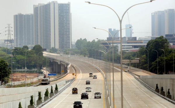 Tol Serpong Balaraja Seksi 1A Mulai Dioperasikan 0 : Foto Okezone Muslim