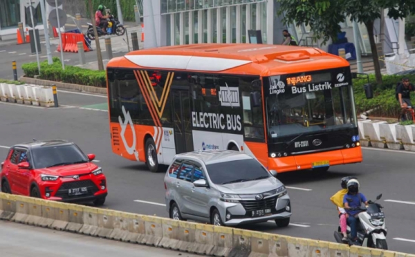 10 Ribu Bus Transjakarta Akan Diubah Menjadi Bus Elektrik 0 : Foto ...