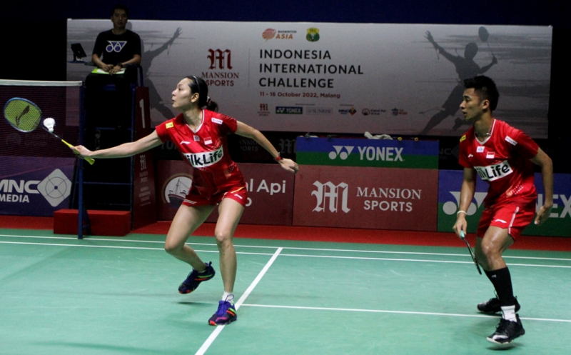 Ganda Campuran Dejan/Gloria Juara Indonesia International Challenge 2022  