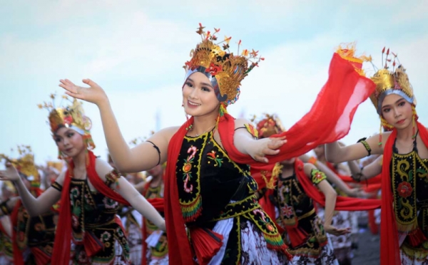 Tarian Kolosal Festival Gandrung Sewu Di Banyuwangi 0 : Foto Okezone Foto