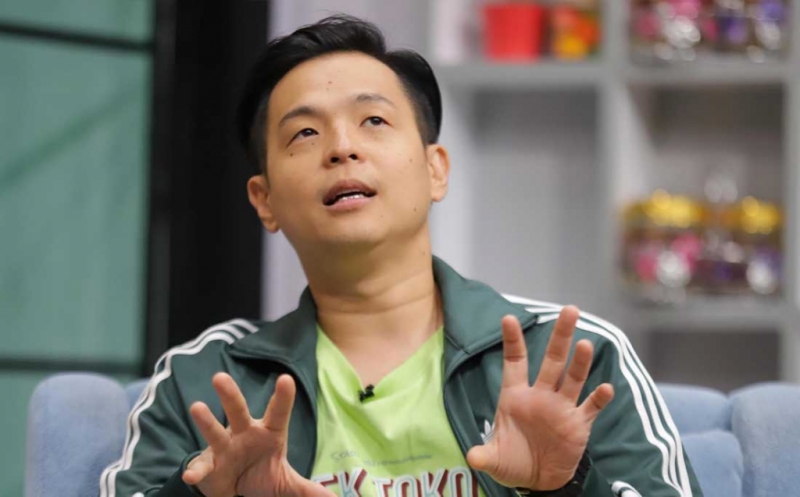 Ernest Prakasa Akan Beradu Akting dengan Laura Basuki  di Film Cek Toko Sebelah 2