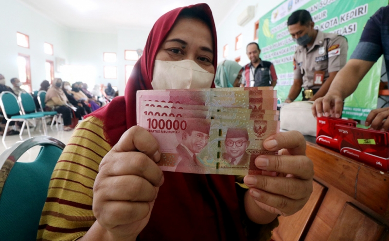 Pelaku Usaha Mikro di Kediri Dapat Bansos Rp.600 Ribu