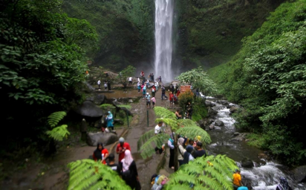 Indahnya Wisata Air Terjun Coban Rondo Malang 0 : Foto Okezone Foto